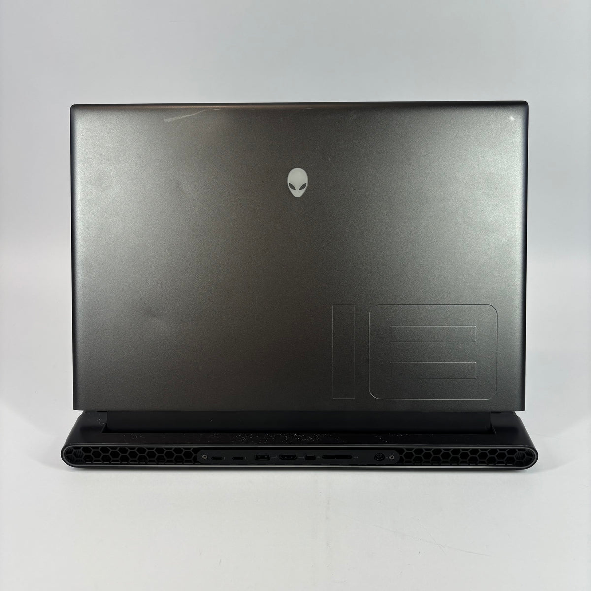 Alienware M18 R2 18" i9-14900HX 2.2GHz 32GB RAM 2TB SSD 1TB SSD GeForce RTX 4070 READ