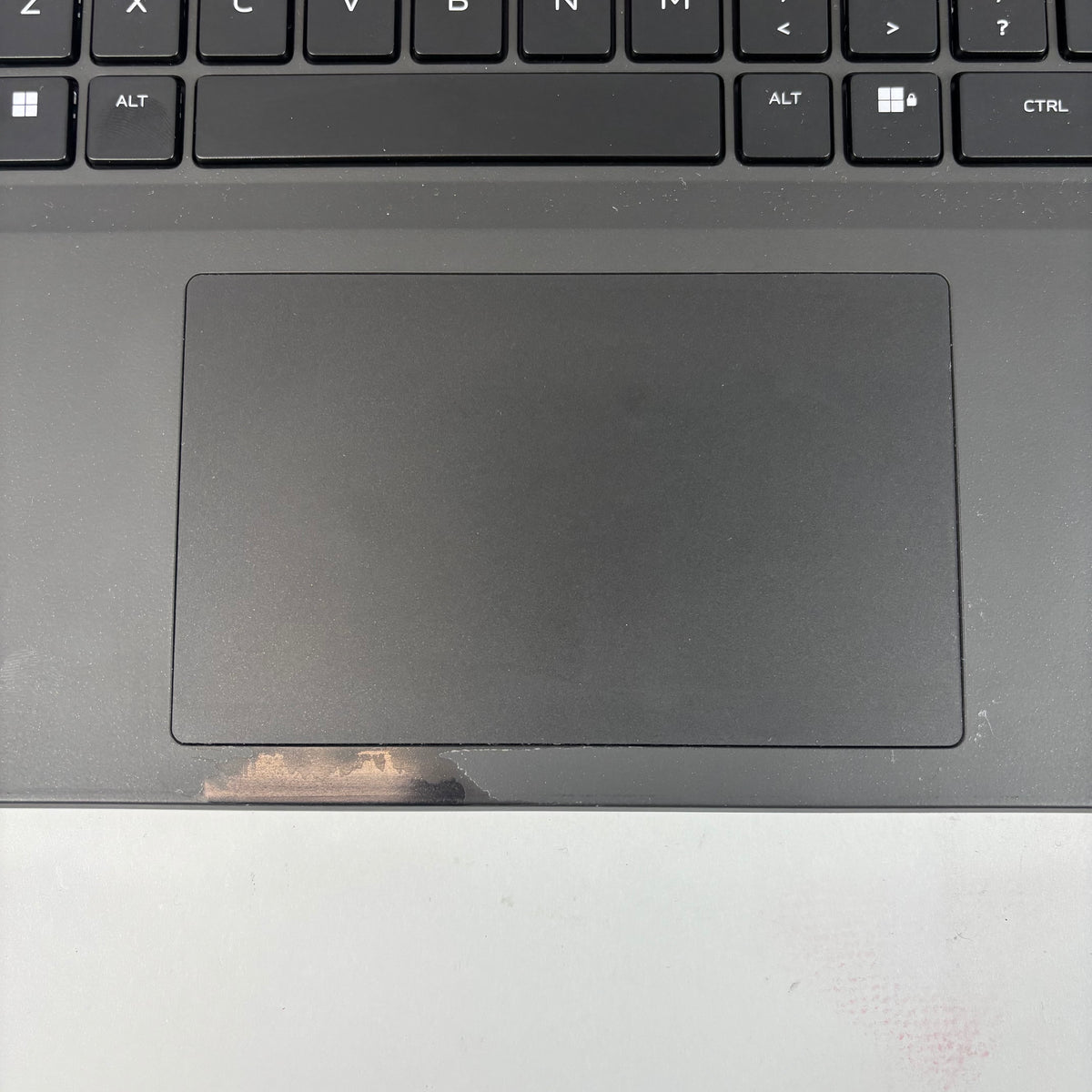 Alienware M18 R2 18" i9-14900HX 2.2GHz 32GB RAM 2TB SSD 1TB SSD GeForce RTX 4070 READ