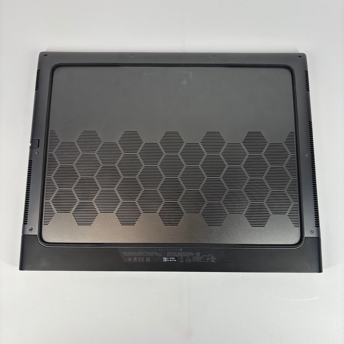 Alienware M18 R2 18" i9-14900HX 2.2GHz 32GB RAM 2TB SSD 1TB SSD GeForce RTX 4070 READ