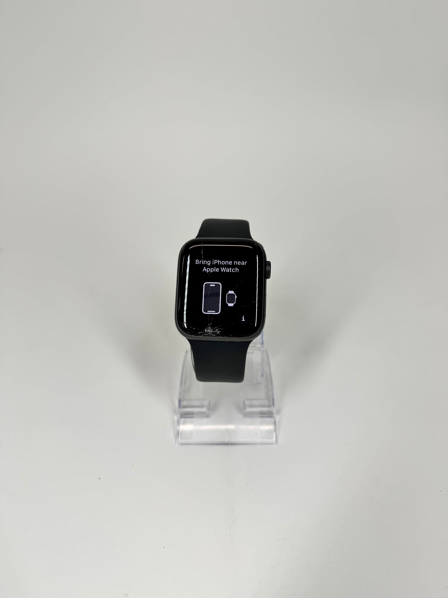 Broken Unlocked Apple Watch Series 5 44MM Aluminum A2093 Cracked